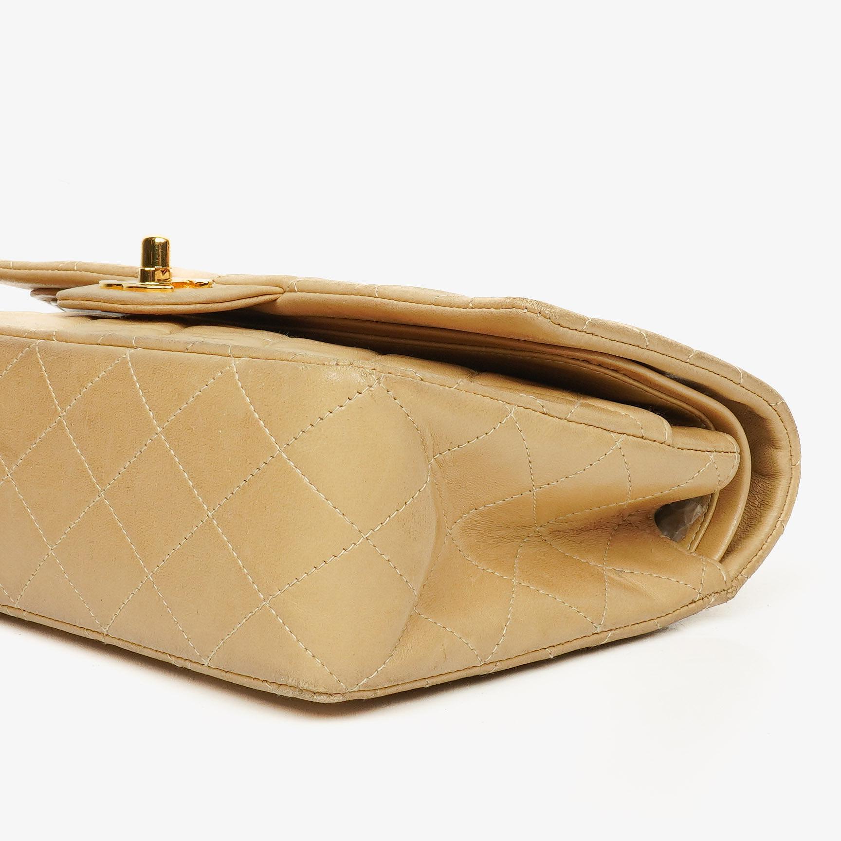 Chanel Vintage Klassische Doppelklappe Tasche aus gestepptem beigem Lammleder mit 24K vergoldeten Beschlägen