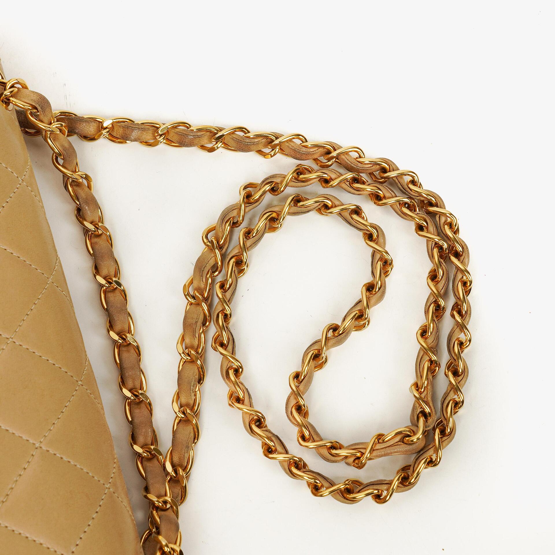 Chanel Vintage Klassische Doppelklappe Tasche aus gestepptem beigem Lammleder mit 24K vergoldeten Beschlägen