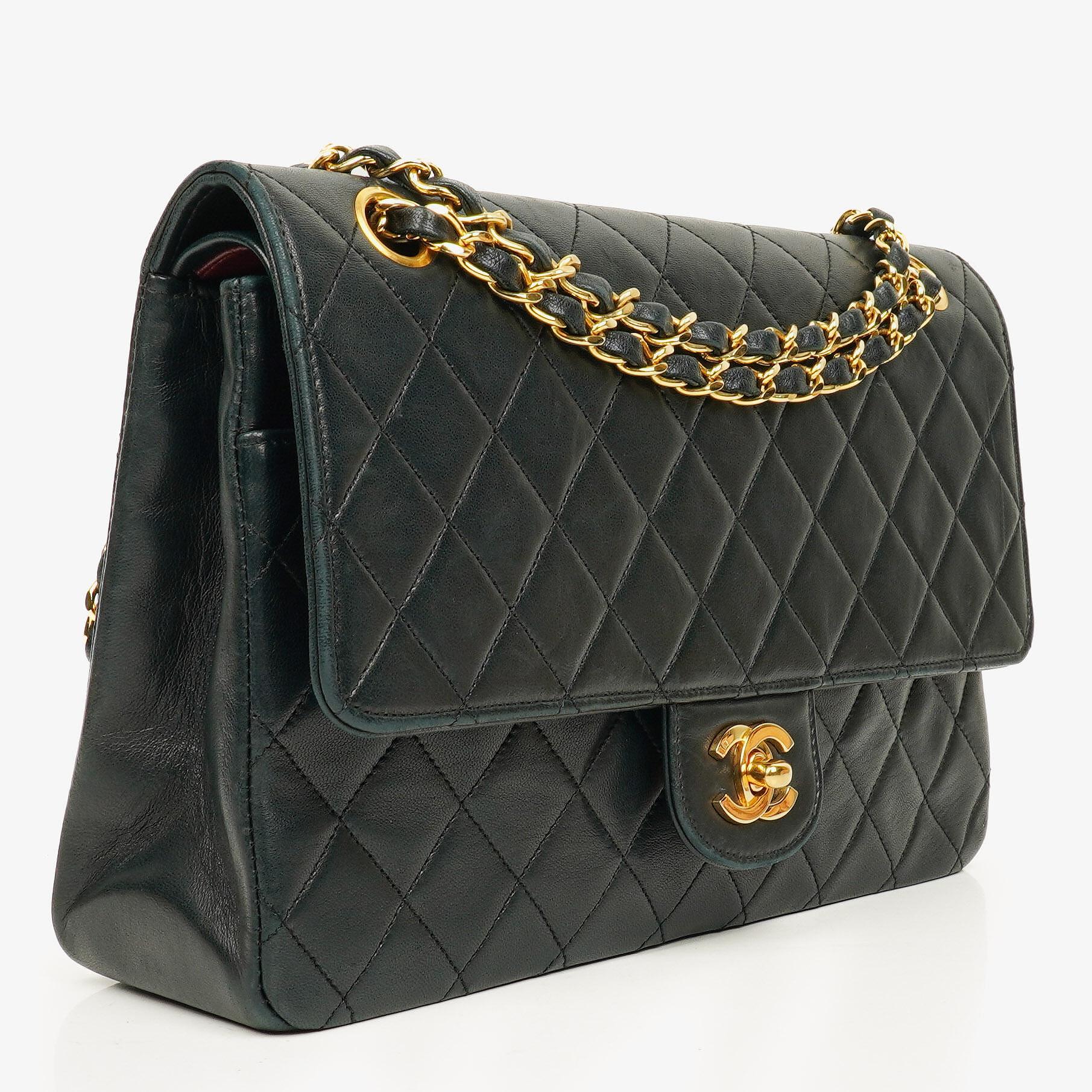 Chanel Vintage Classic Double Flap Tasche aus gestepptem schwarzem Lammleder mit 24K vergoldeten Beschlägen