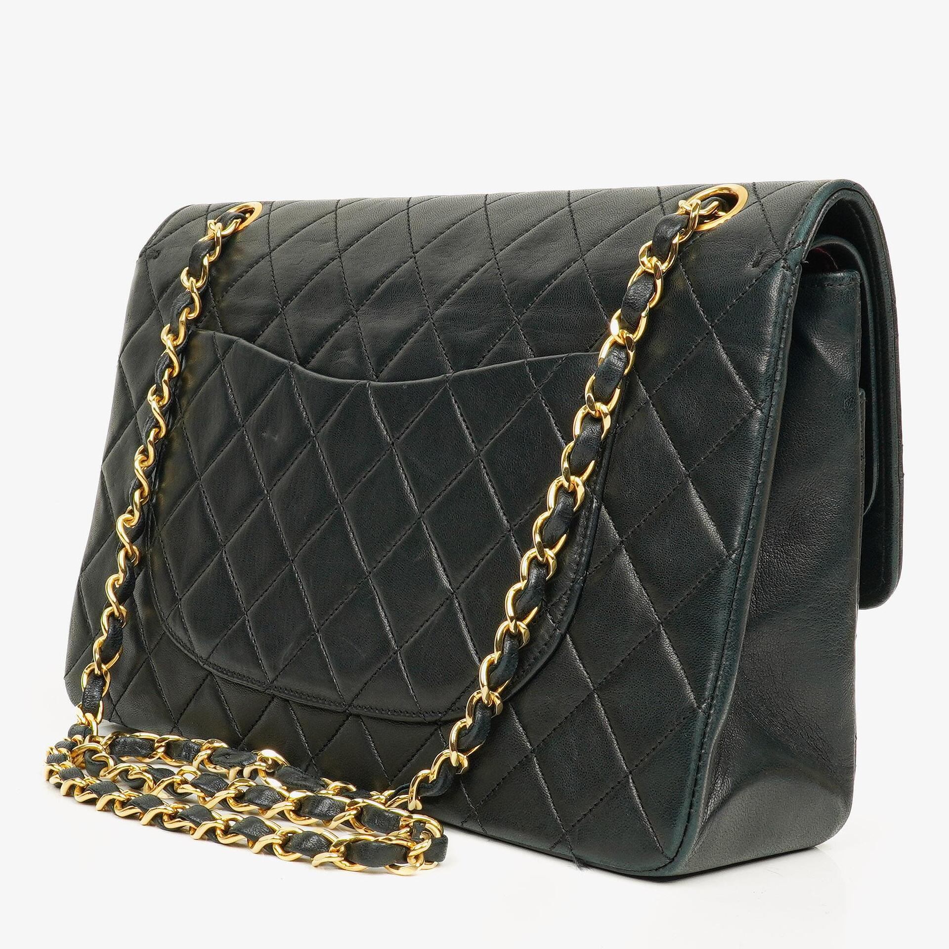 Chanel Vintage Classic Double Flap Tasche aus gestepptem schwarzem Lammleder mit 24K vergoldeten Beschlägen
