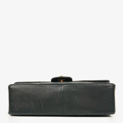 Chanel Vintage Classic Double Flap Tasche aus gestepptem schwarzem Lammleder mit 24K vergoldeten Beschlägen