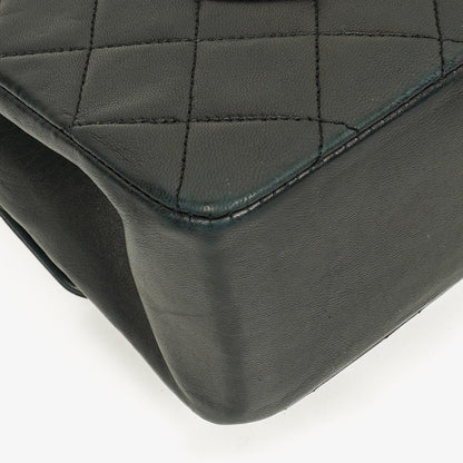 Chanel Vintage Classic Double Flap Tasche aus gestepptem schwarzem Lammleder mit 24K vergoldeten Beschlägen