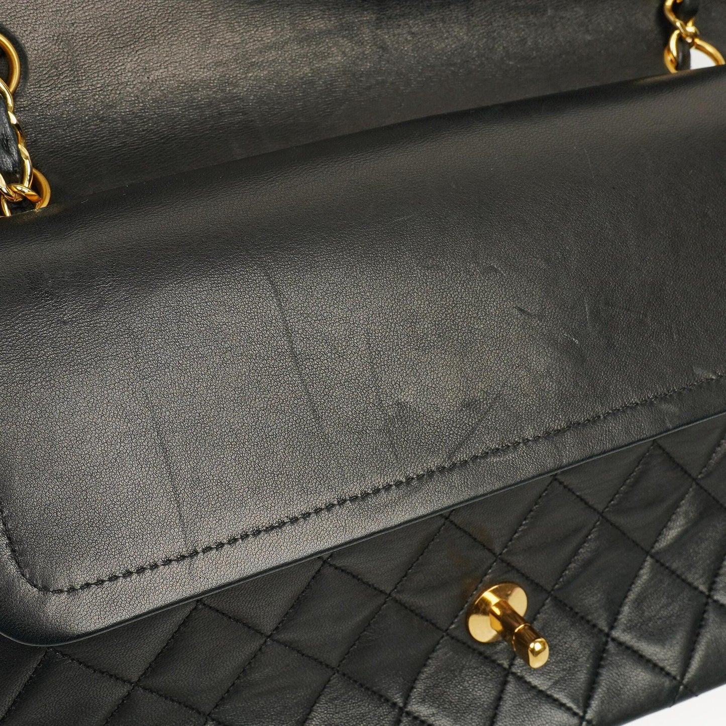 Chanel Vintage Classic Double Flap Tasche aus gestepptem schwarzem Lammleder mit 24K vergoldeten Beschlägen