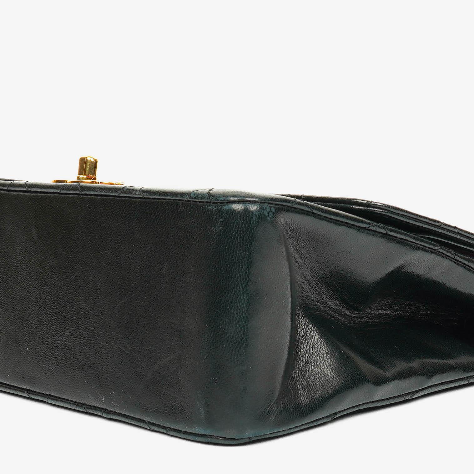 Chanel Vintage Classic Double Flap Tasche aus schwarzem gestepptem Lammleder mit 24K vergoldeten Beschlägen