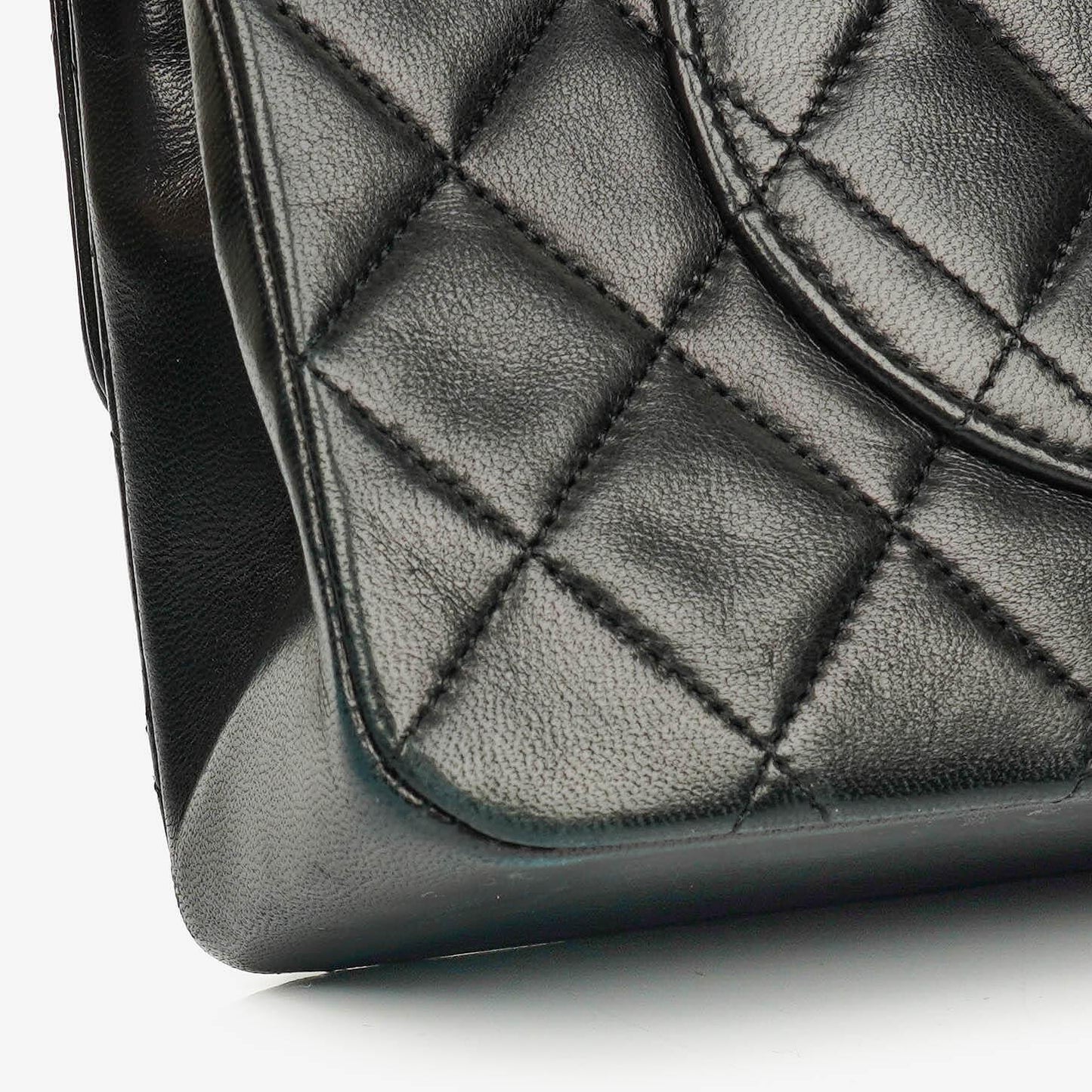 Chanel Vintage Classic Double Flap Tasche aus schwarzem gestepptem Lammleder mit 24K vergoldeten Beschlägen