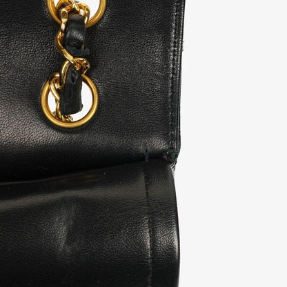 Chanel Vintage Classic Double Flap Tasche aus schwarzem gestepptem Lammleder mit 24K vergoldeten Beschlägen
