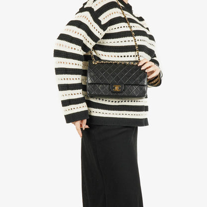 Chanel Vintage Classic Double Flap Tasche aus gestepptem schwarzem Lammleder mit 24K vergoldeten Beschlägen