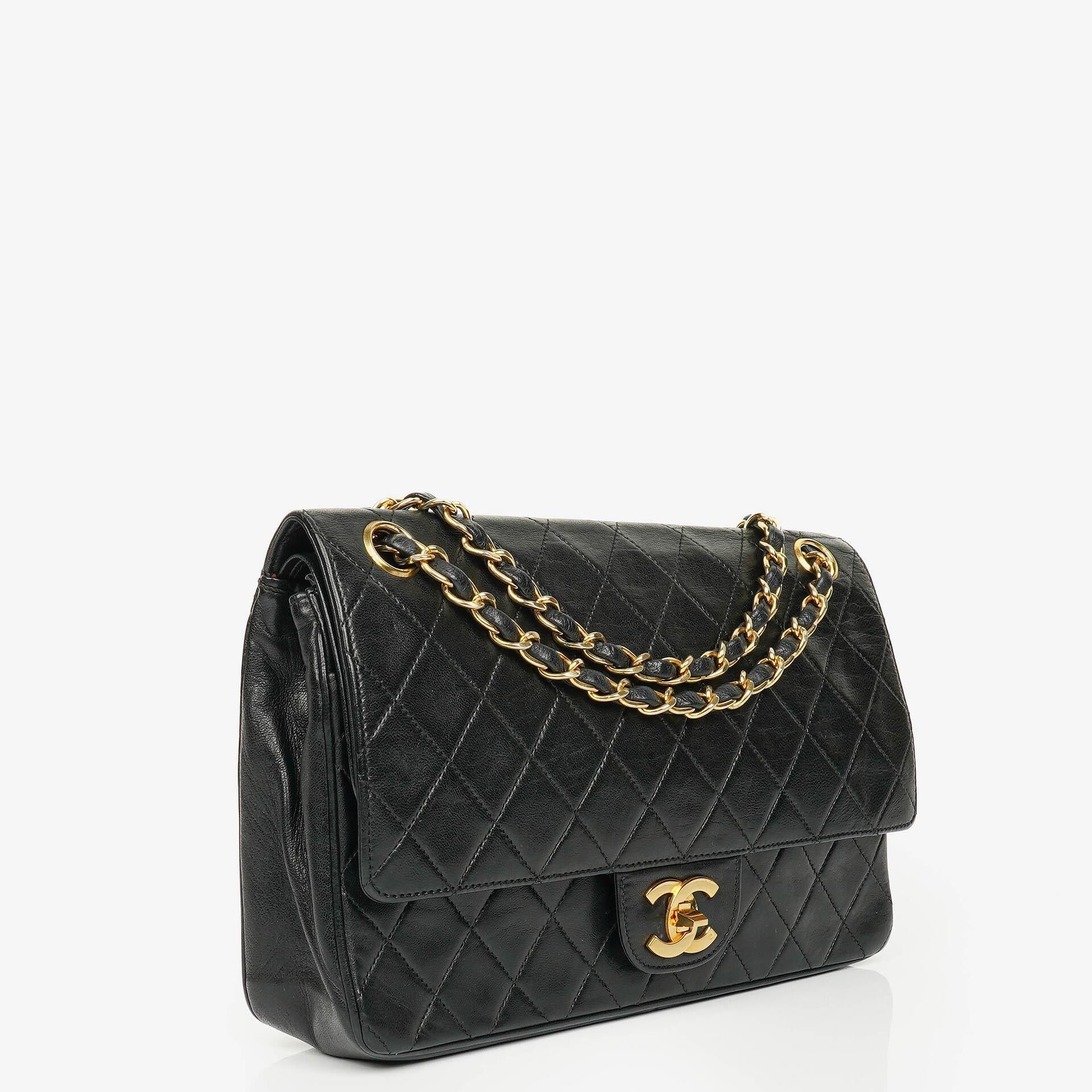 Chanel Vintage Classic Double Flap Tasche aus gestepptem schwarzem Lammleder mit 24K vergoldeten Beschlägen