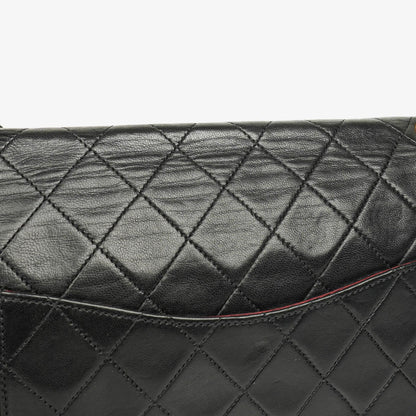 Chanel Vintage Classic Double Flap Tasche aus gestepptem schwarzem Lammleder mit 24K vergoldeten Beschlägen