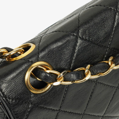 Chanel Vintage Classic Double Flap Tasche aus gestepptem schwarzem Lammleder mit 24K vergoldeten Beschlägen
