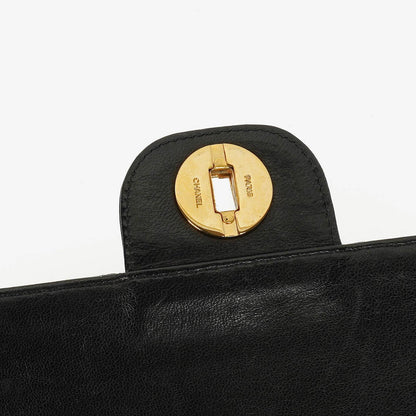 Chanel Vintage Classic Double Flap Tasche aus gestepptem schwarzem Lammleder mit 24K vergoldeten Beschlägen