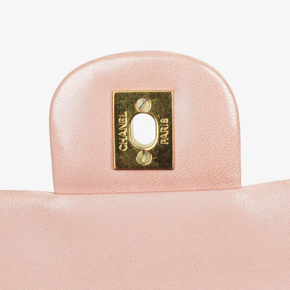 Chanel Vintage Classic Double Flap Tasche aus gestepptem Lammleder mit 24K vergoldeten Beschlägen