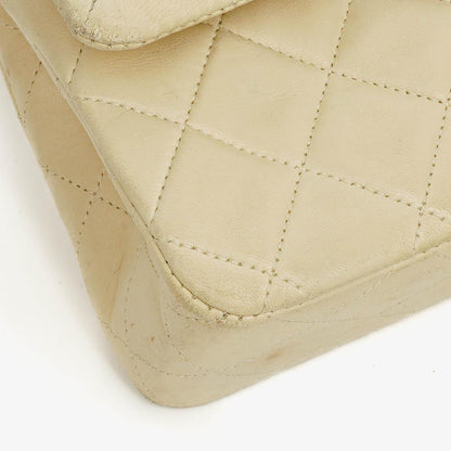 CHANEL Vintage Classic Double Flap Tasche aus gestepptem Lammleder mit 24K vergoldeten Beschlägen