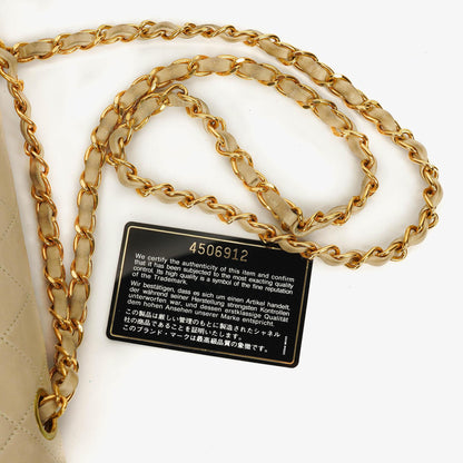 CHANEL Vintage Classic Double Flap Tasche aus gestepptem Lammleder mit 24K vergoldeten Beschlägen