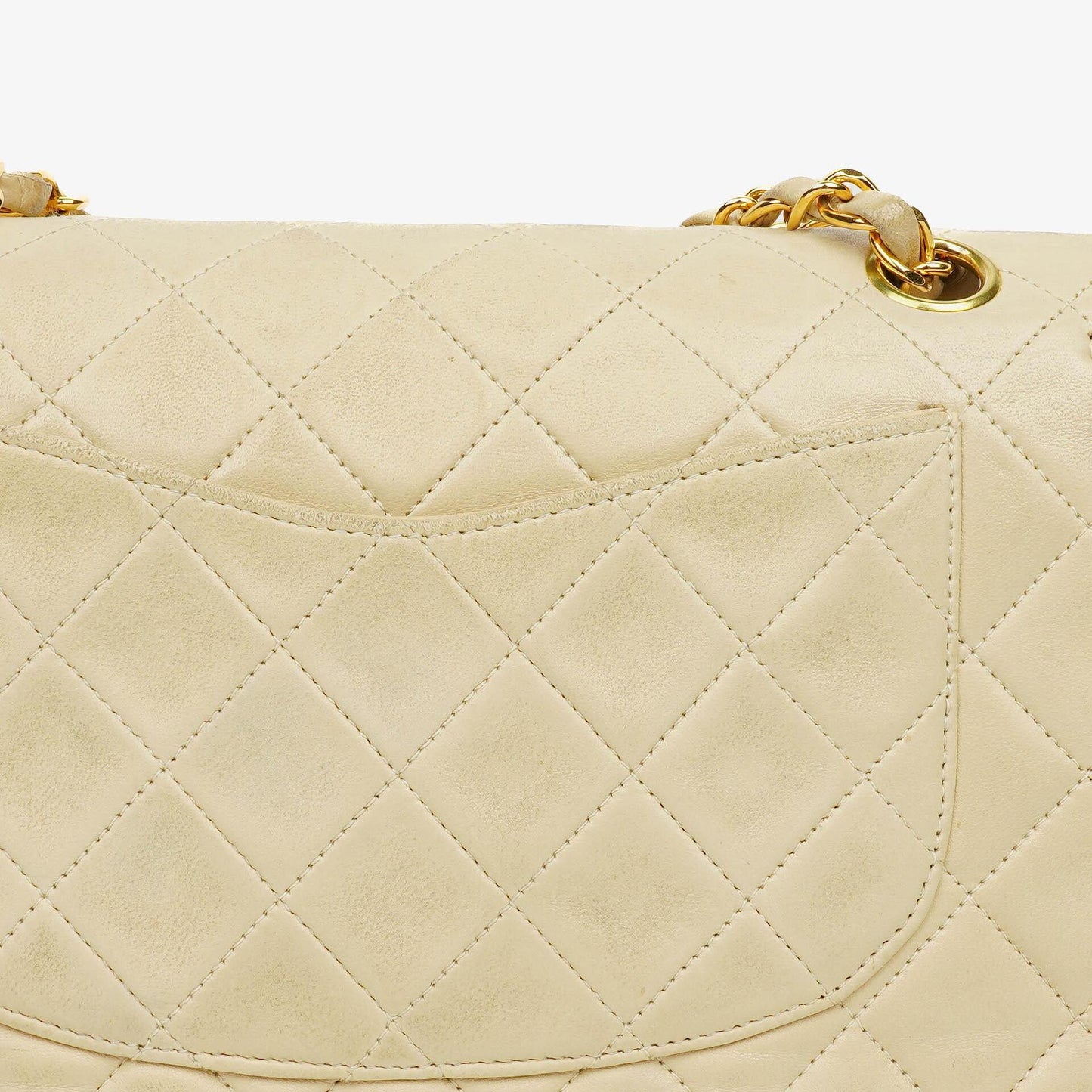CHANEL Vintage Classic Double Flap Tasche aus gestepptem Lammleder mit 24K vergoldeten Beschlägen