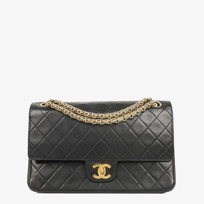 Chanel Vintage Classic Medium Double Flap Tasche aus gestepptem schwarzem Lammleder mit 24 Karat vergoldeter Hardware
