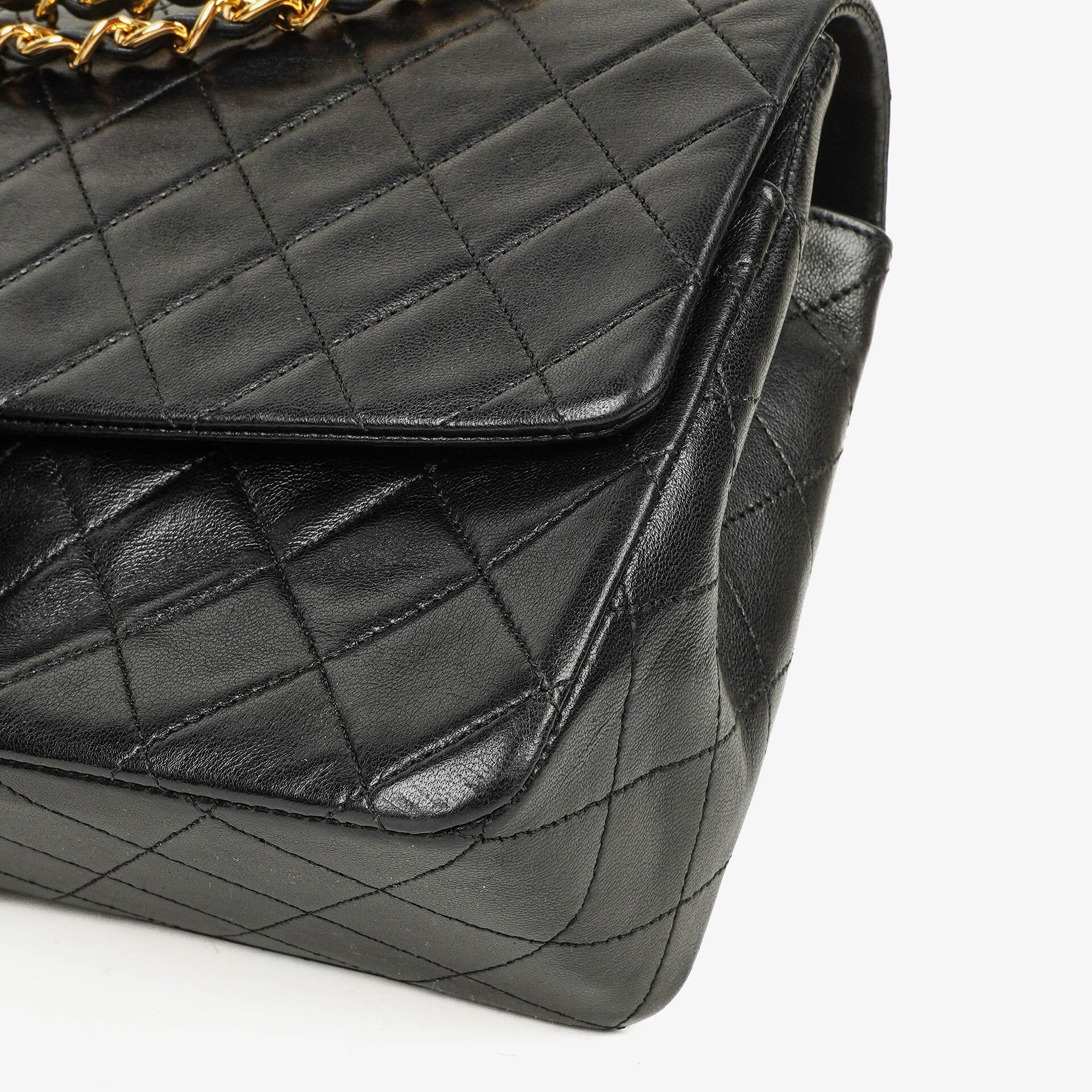 Chanel Vintage Classic Single Flap Tasche aus gestepptem Lammleder in Schwarz mit 24K-vergoldeten Beschlägen