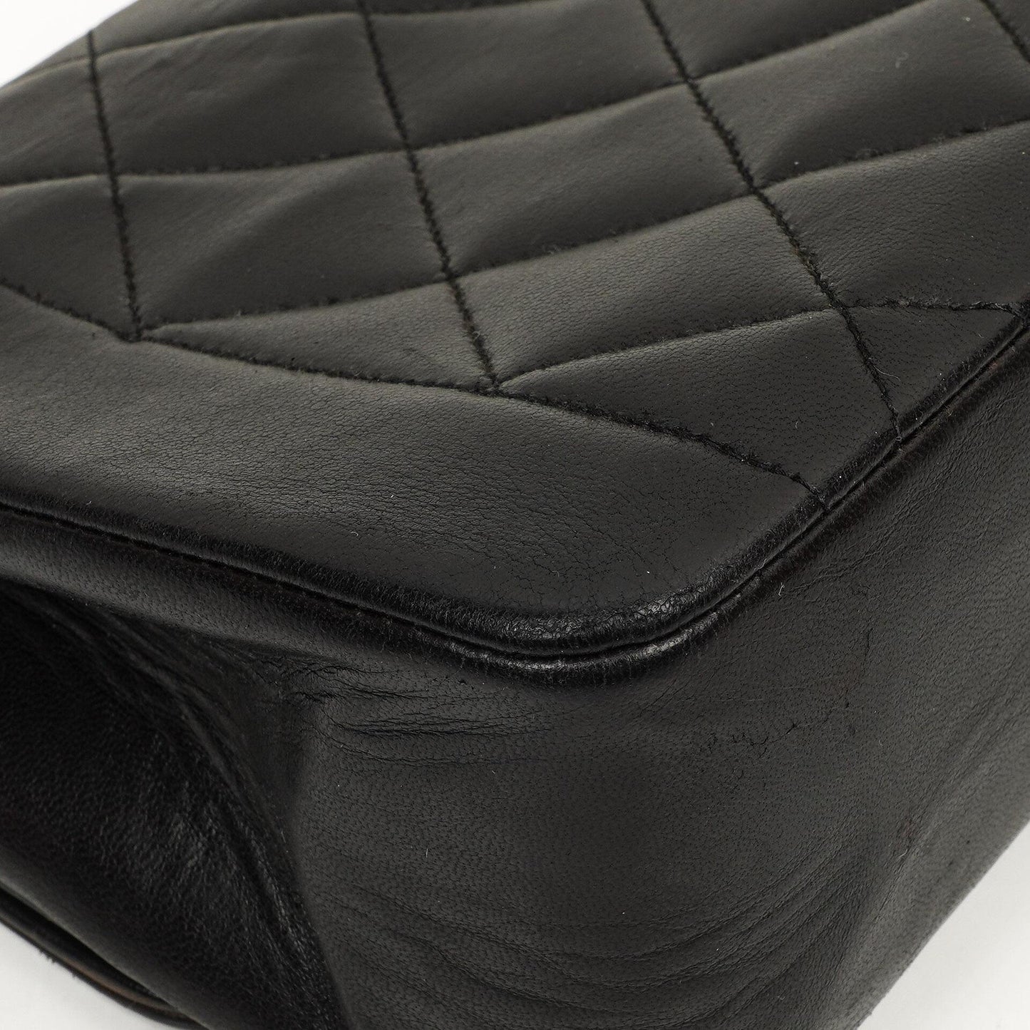 Chanel Vintage Diana Kleine Flap Tasche Schwarz Gestepptes Lammleder 24K Vergoldete Hardware