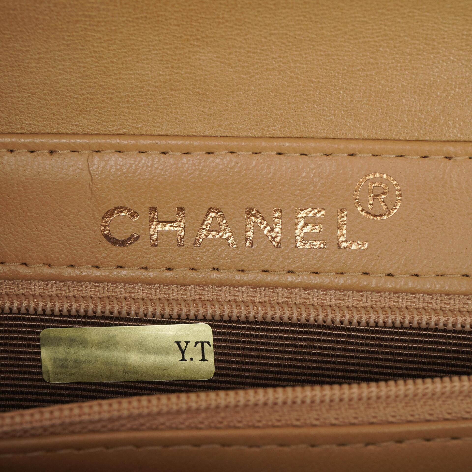 Chanel Vintage Double-Faced Klappentasche in Beige Gestepptes Lammleder mit 24K Vergoldeten Beschlägen