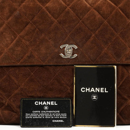 Chanel Vintage Flap Bag aus braunem gestepptem Wildleder mit silberfarbener Hardware