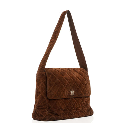 Chanel Vintage Flap Bag aus braunem gestepptem Wildleder mit silberfarbener Hardware