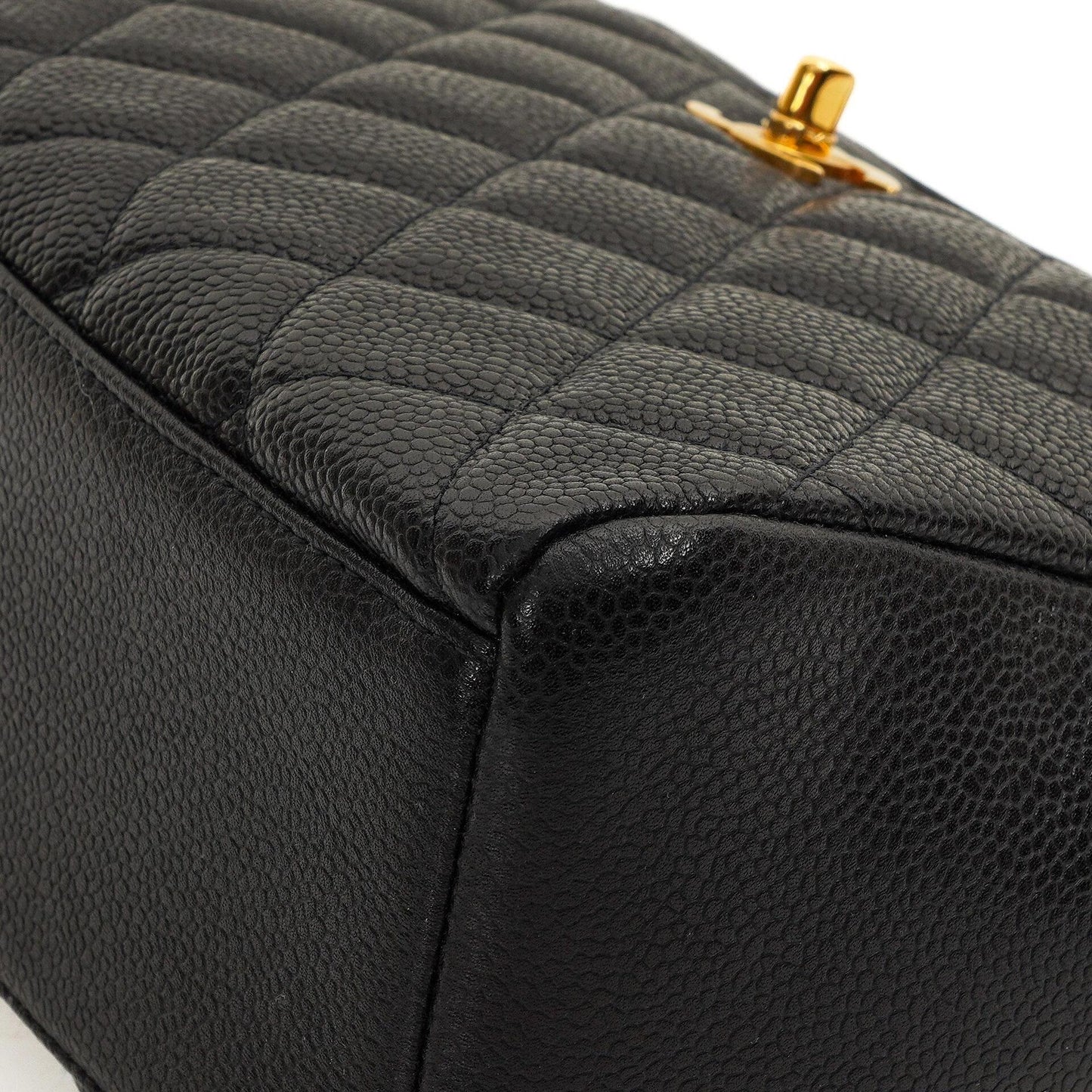 Chanel Vintage Front Pocket Kamera Tasche Schwarz Gequiltetes Kaviarleder mit 24K Gold Hardware