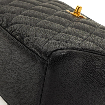 Chanel Vintage Front Pocket Kamera Tasche Schwarz Gequiltetes Kaviarleder mit 24K Gold Hardware