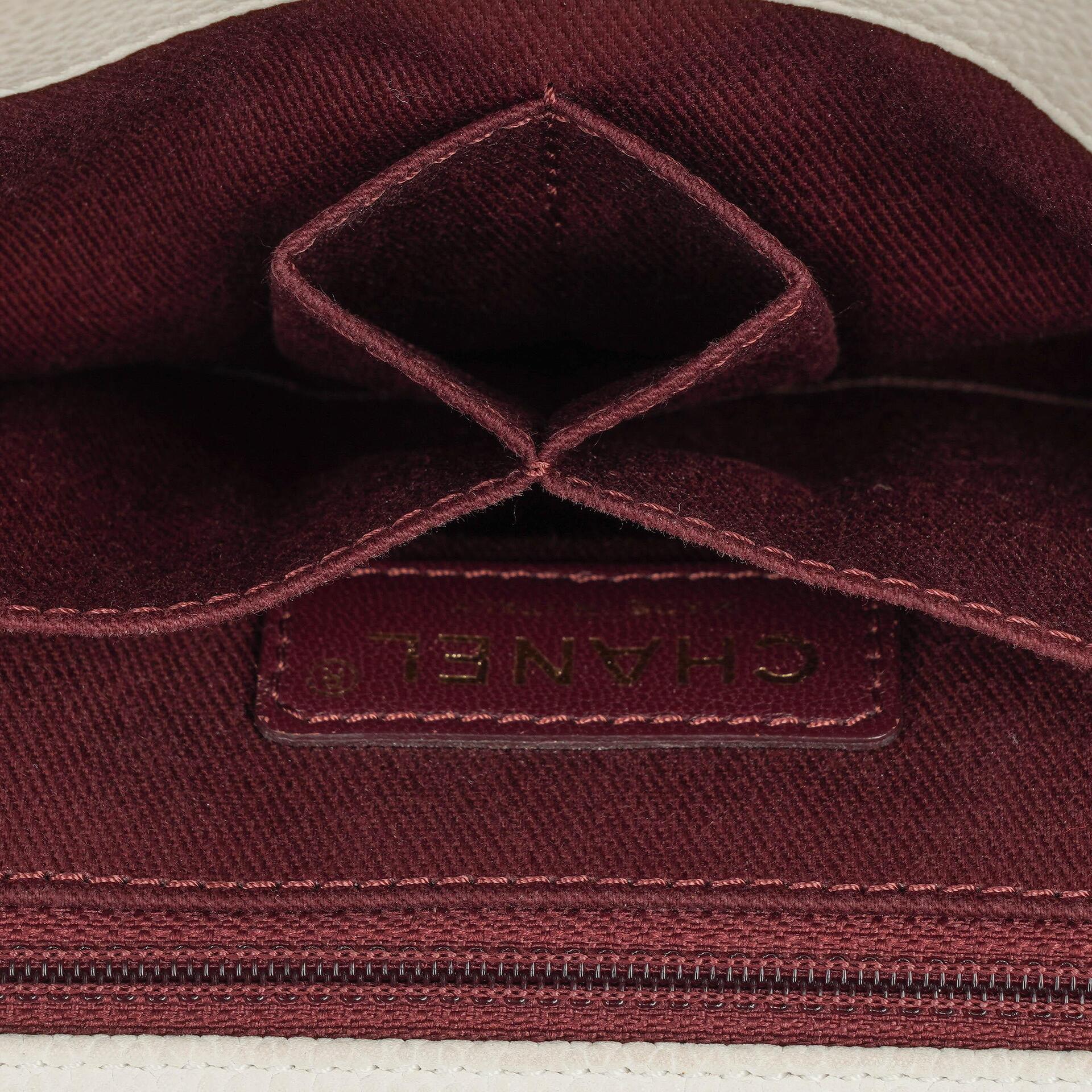 Chanel Vintage Globe Trotter Flap Tasche aus weißem Caviar Leder