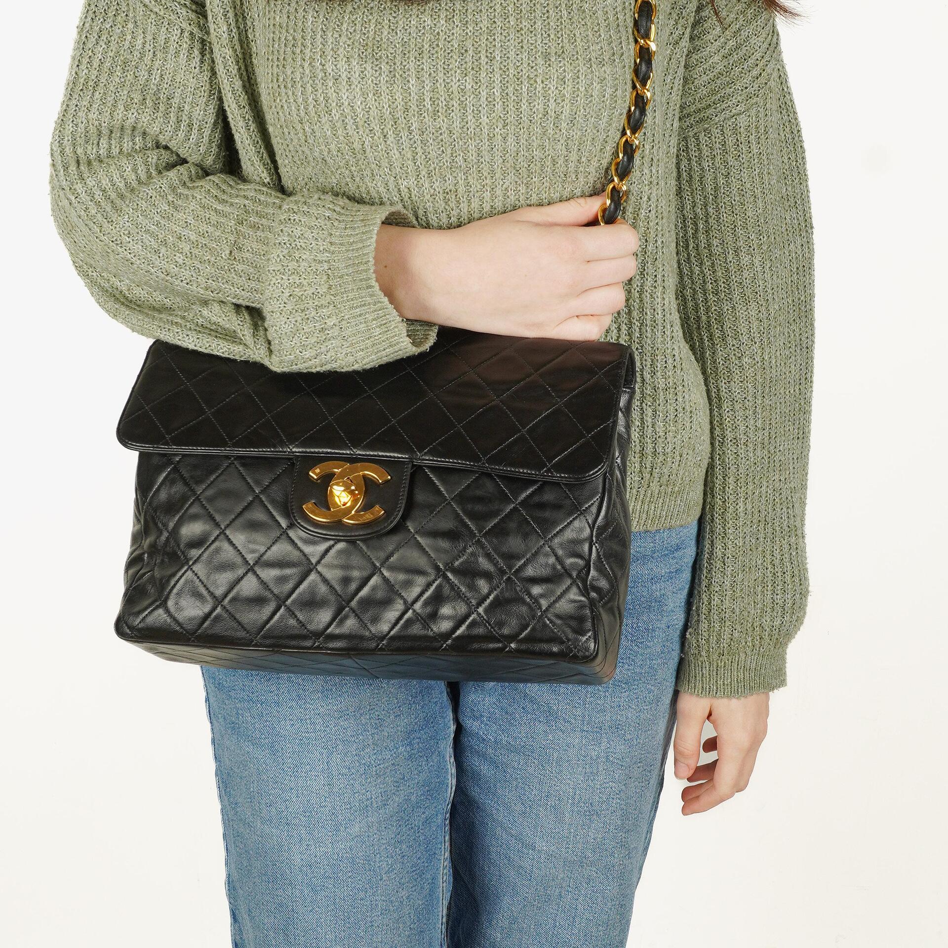 Chanel Vintage Jumbo Classic Single Flap Tasche Schwarz Lackleder mit 24K vergoldeten Beschlägen