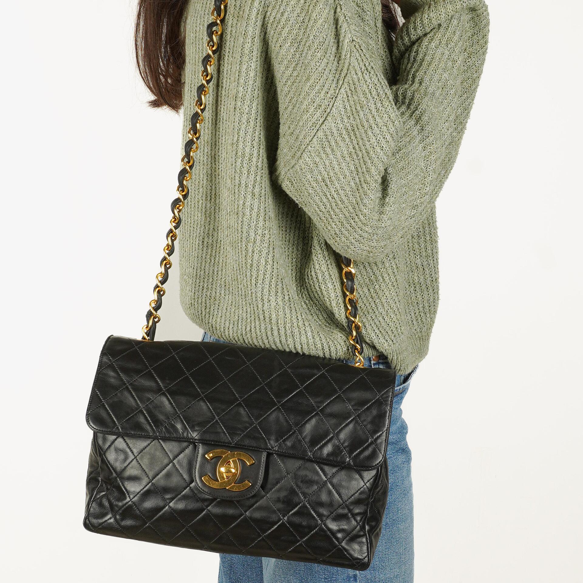 Chanel Vintage Jumbo Classic Single Flap Tasche Schwarz Lackleder mit 24K vergoldeten Beschlägen