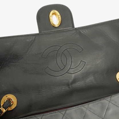 Chanel Vintage Jumbo Classic Single Flap Tasche Schwarz Lackleder mit 24K vergoldeten Beschlägen