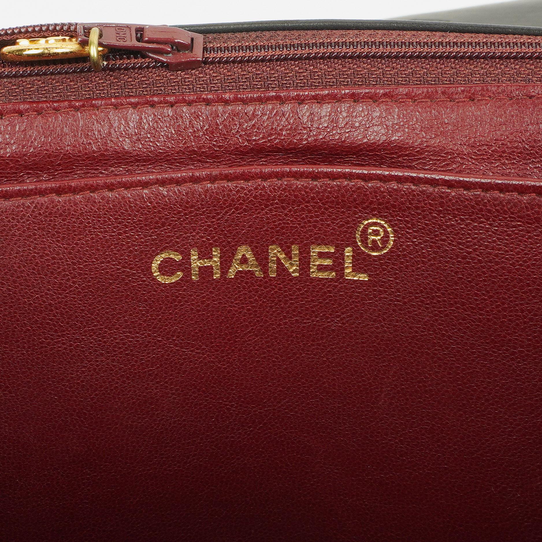 Chanel Vintage Jumbo Classic Single Flap Tasche Schwarz Lackleder mit 24K vergoldeten Beschlägen