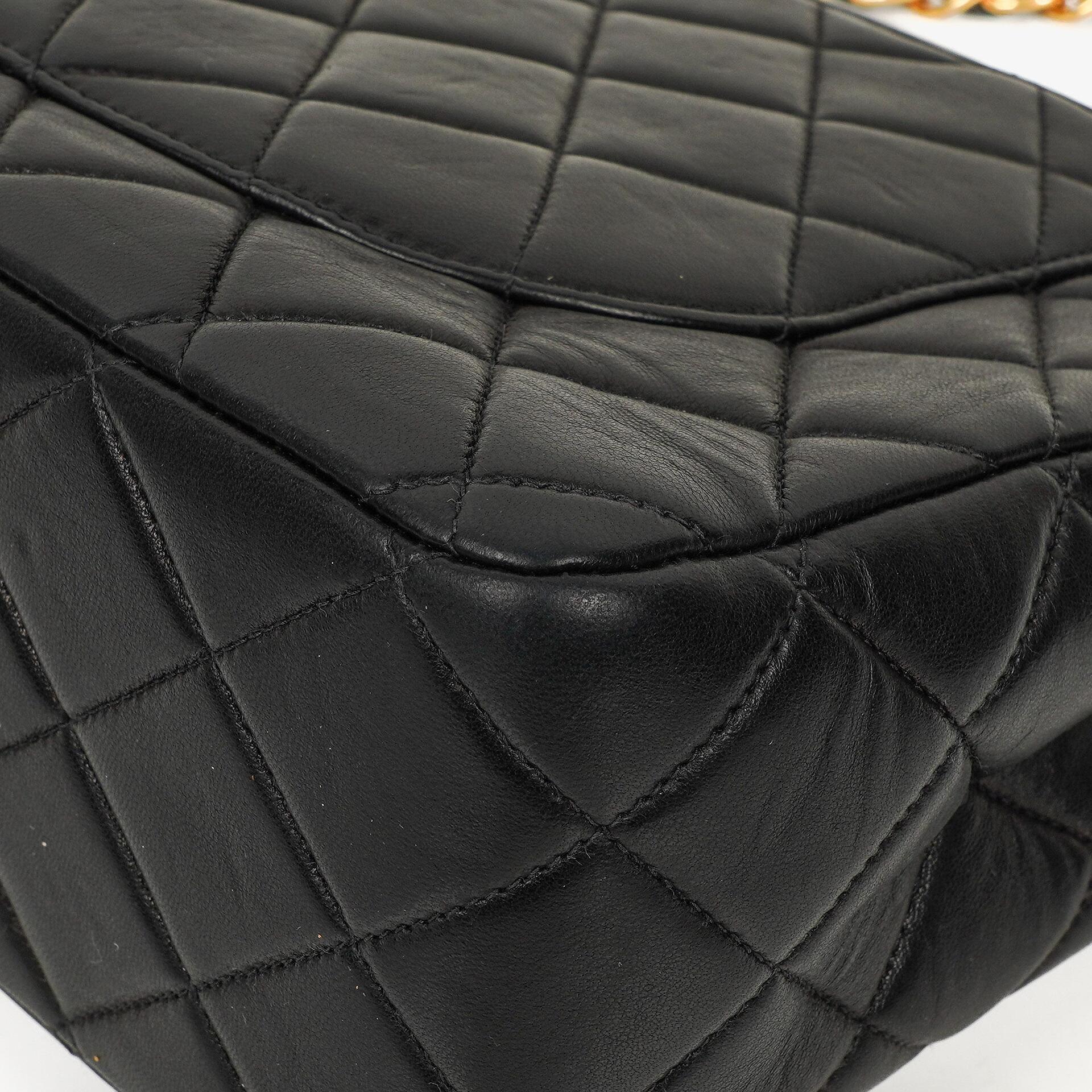 Chanel Vintage Classic Jumbo Single Flap Tasche aus schwarzem gestepptem Lammleder mit 24K vergoldeter Hardware, 1996-1997