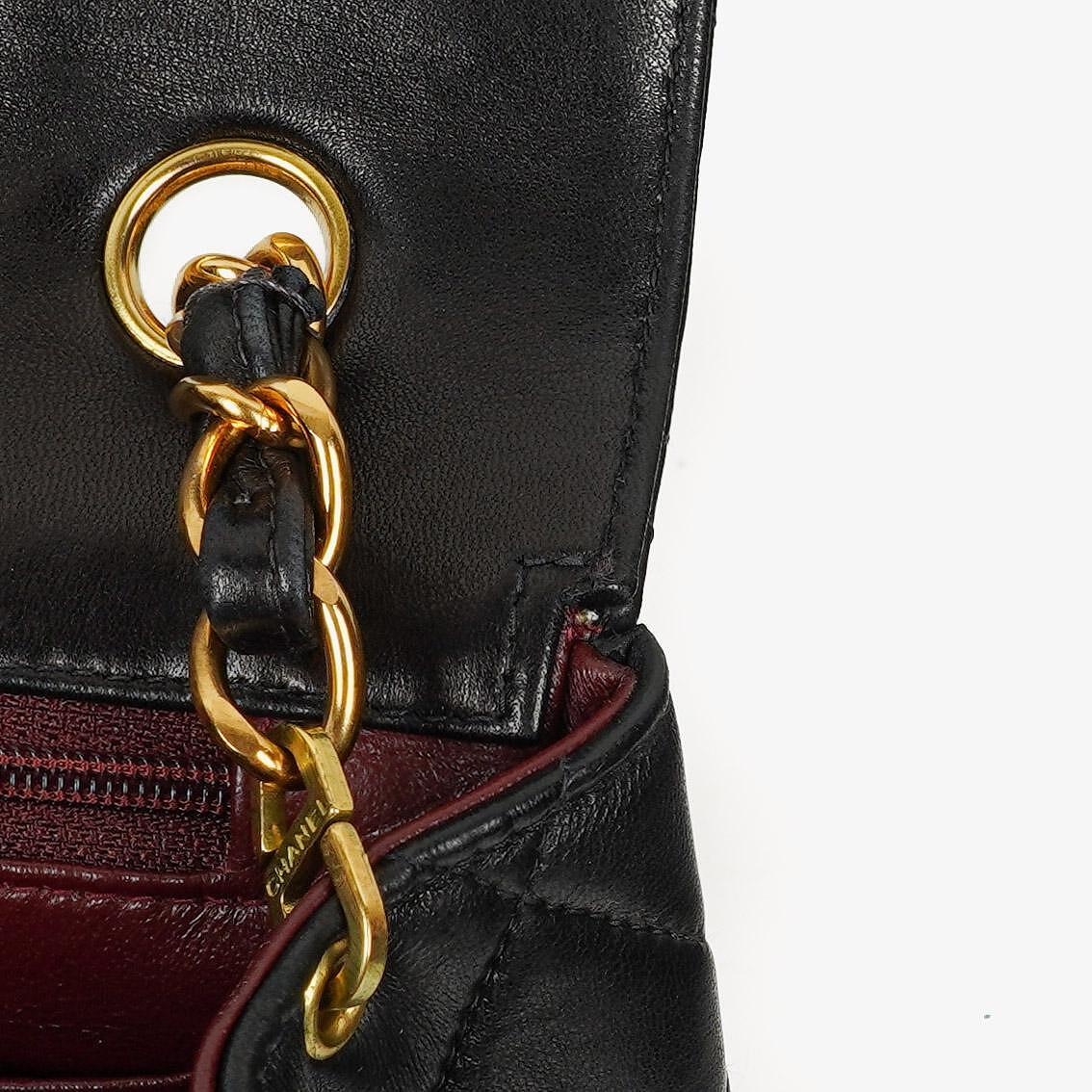 Chanel Vintage Classic Jumbo Single Flap Tasche aus schwarzem gestepptem Lammleder mit 24K vergoldeter Hardware, 1996-1997