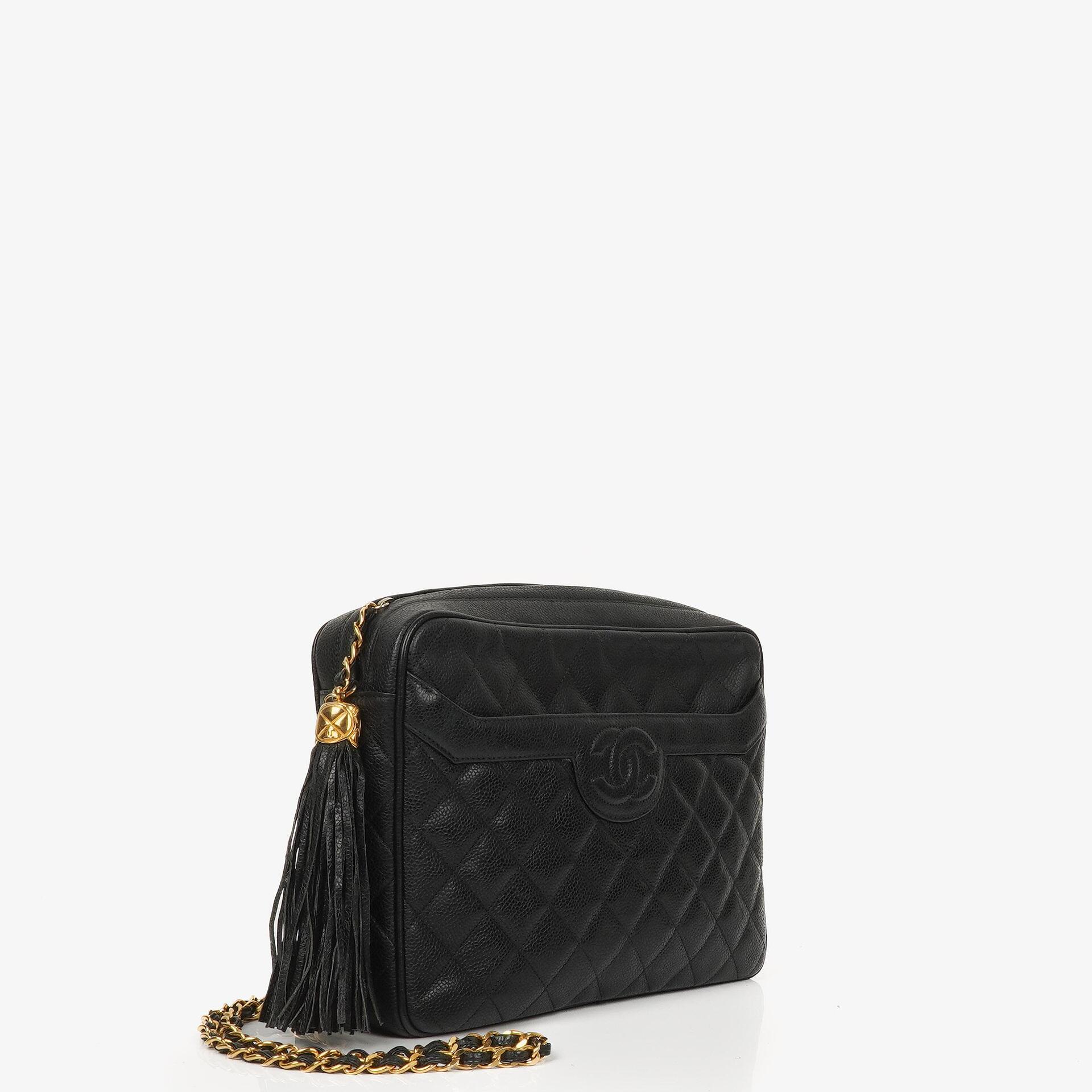 Chanel Vintage Large Camera Tassel Bag aus schwarzem gestepptem Caviar-Leder