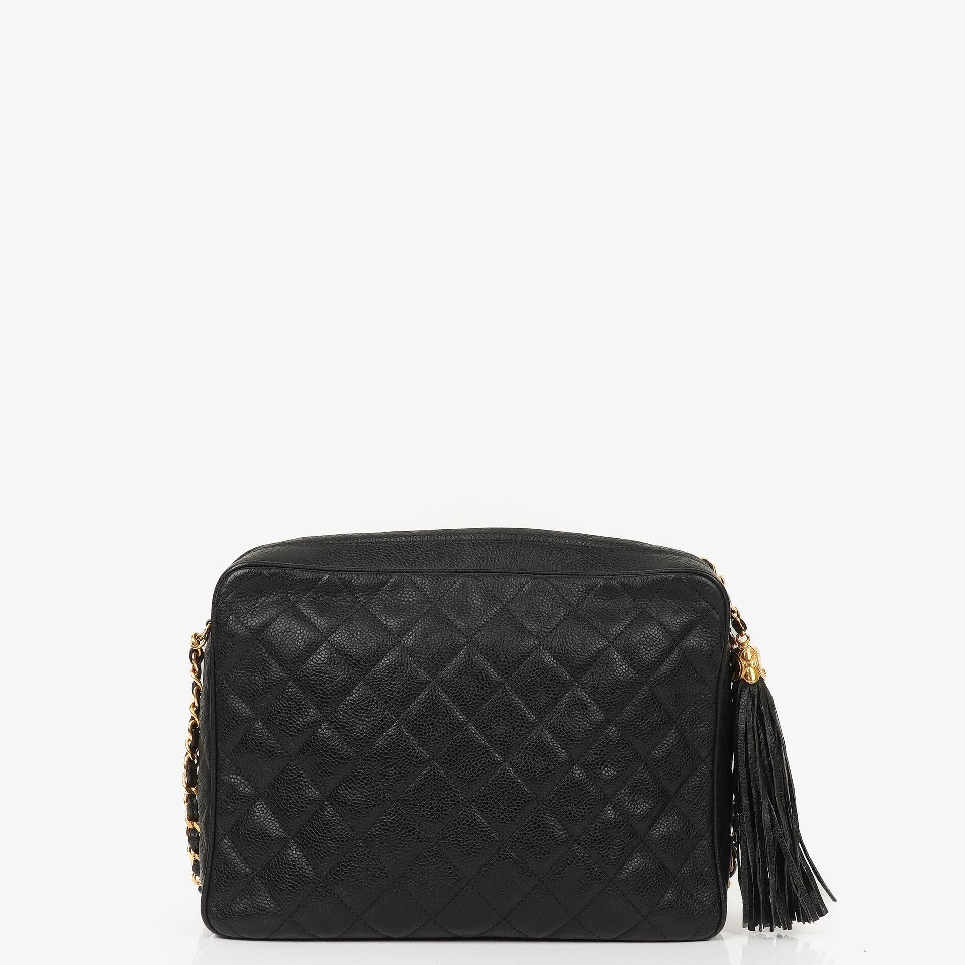 Chanel Vintage Large Camera Tassel Bag aus schwarzem gestepptem Caviar-Leder