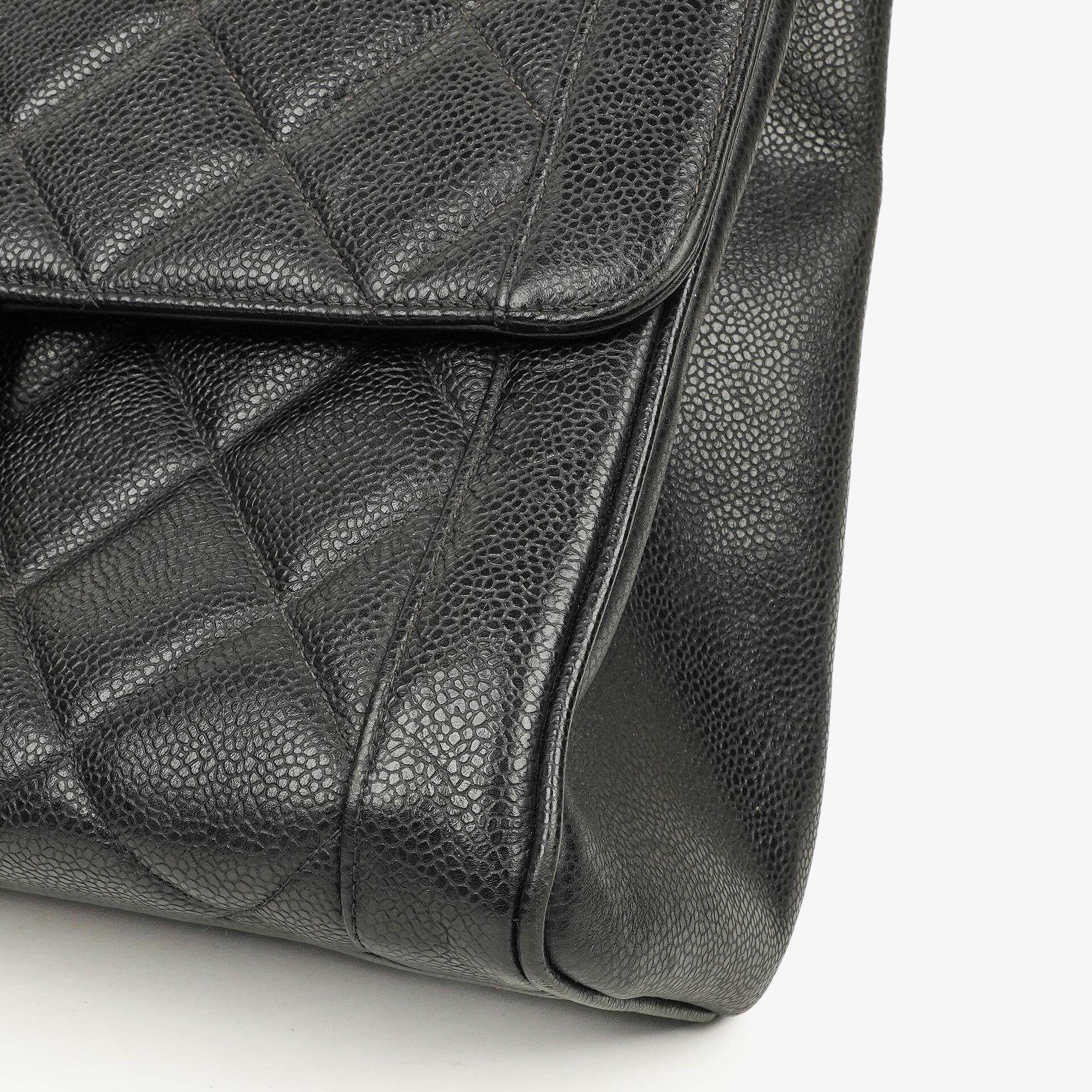 Chanel große Kelly Top Handle Tasche aus schwarzem gestepptem Caviar-Leder mit 24K vergoldeter Hardware