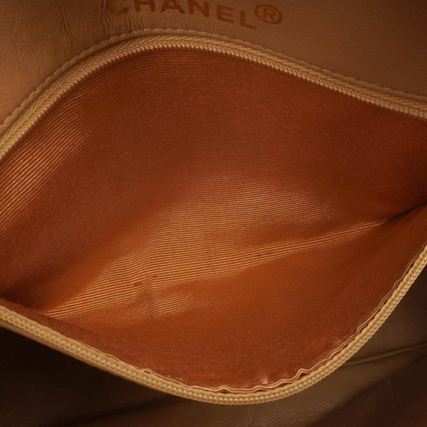 Chanel Vintage Mittlere Kamera Quaste CC Frontklappen Tasche aus beigem gestepptem Lammleder