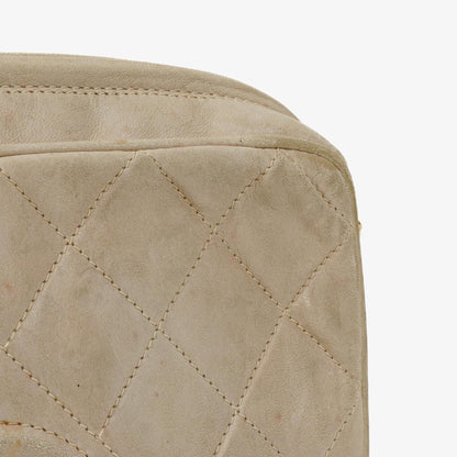 Chanel Vintage Medium CC Camera Bag aus neutralem gestepptem Lammleder mit Quaste