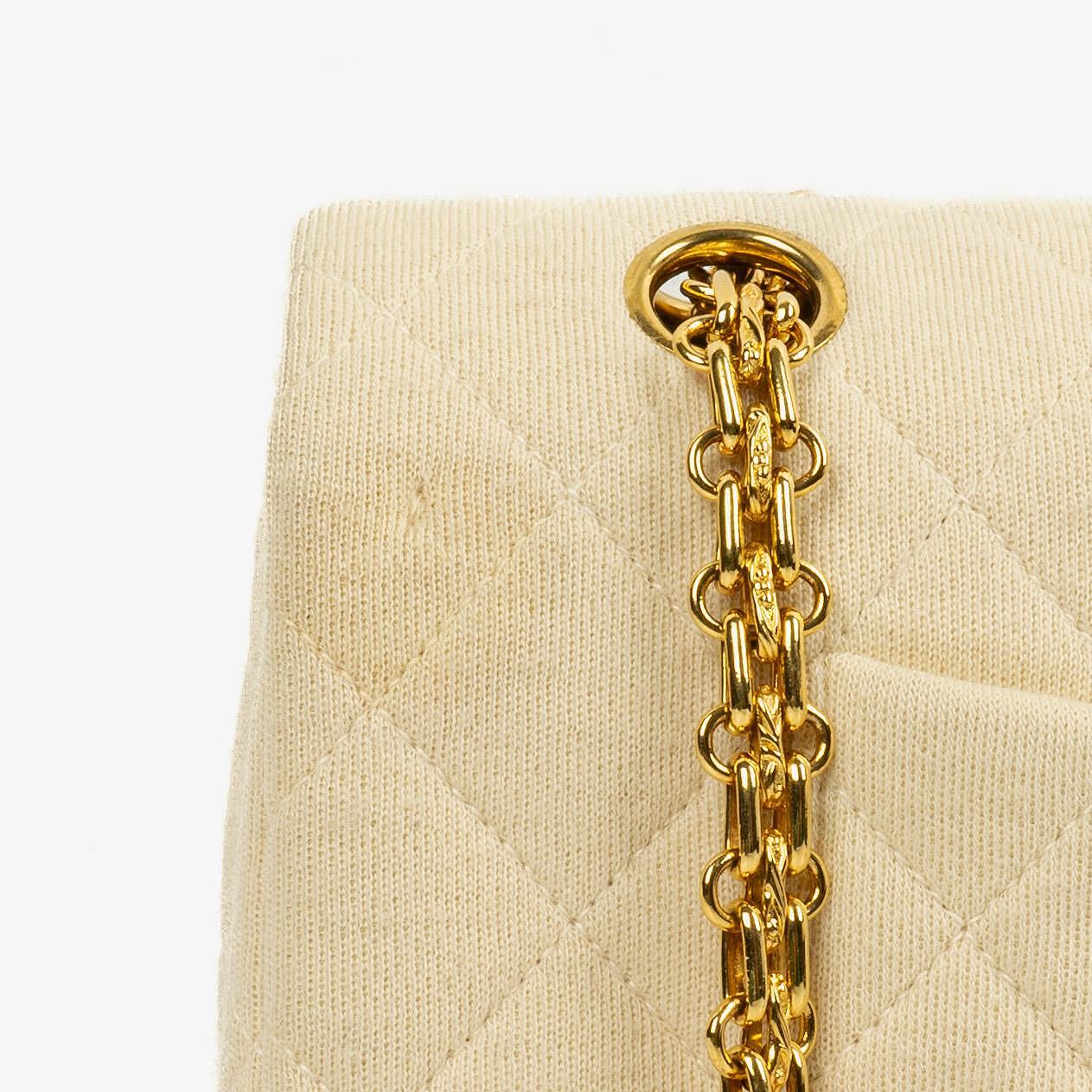 Chanel Vintage mittelgroße Classic Double Flap Tasche aus Jersey in Beige Neutral
