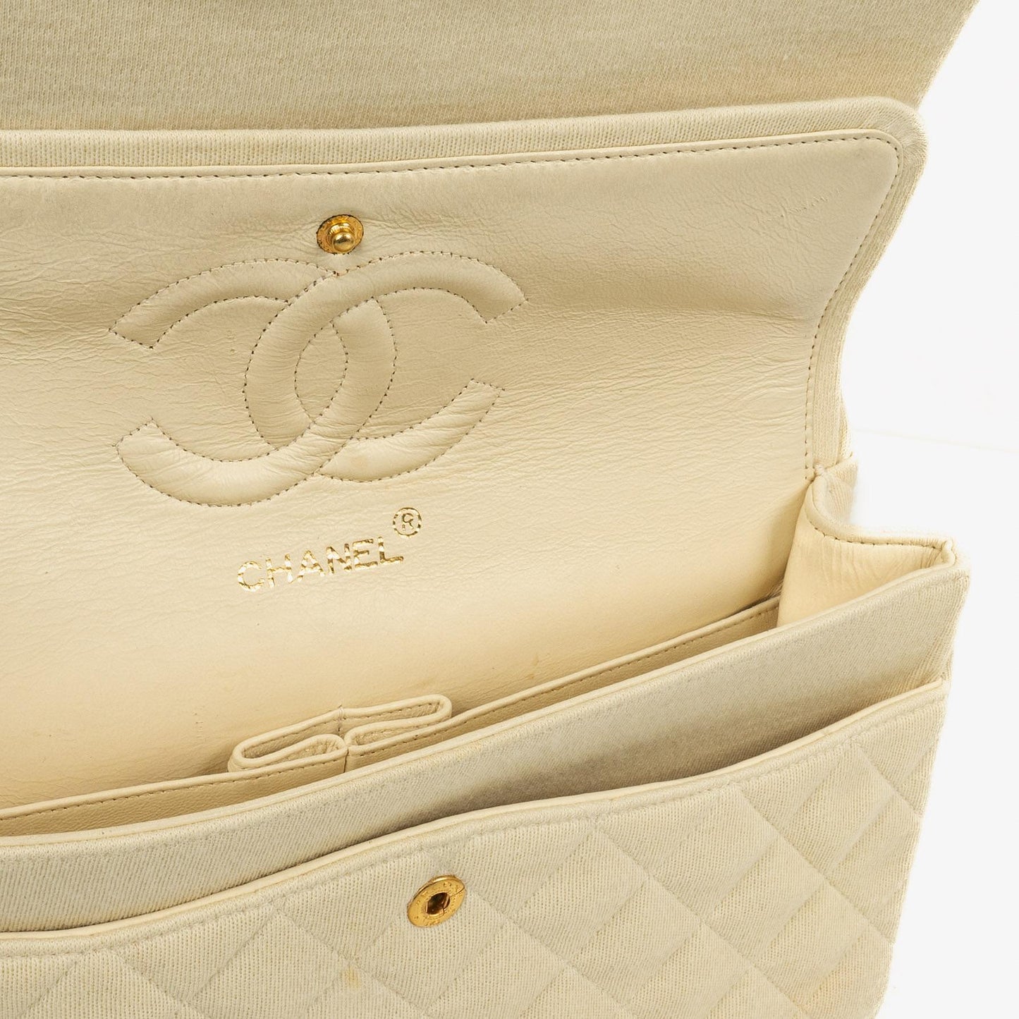 Chanel Vintage mittelgroße Classic Double Flap Tasche aus Jersey in Beige Neutral