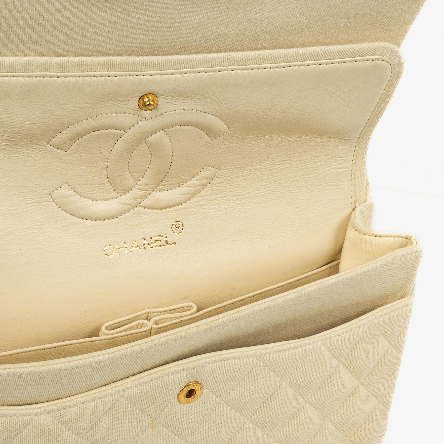 Chanel Vintage mittelgroße Classic Double Flap Tasche aus Jersey in Beige Neutral