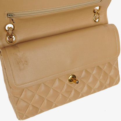 Chanel Vintage Medium Classic Double Flap Tasche aus beigem gestepptem Lammleder mit 24K vergoldeter Hardware