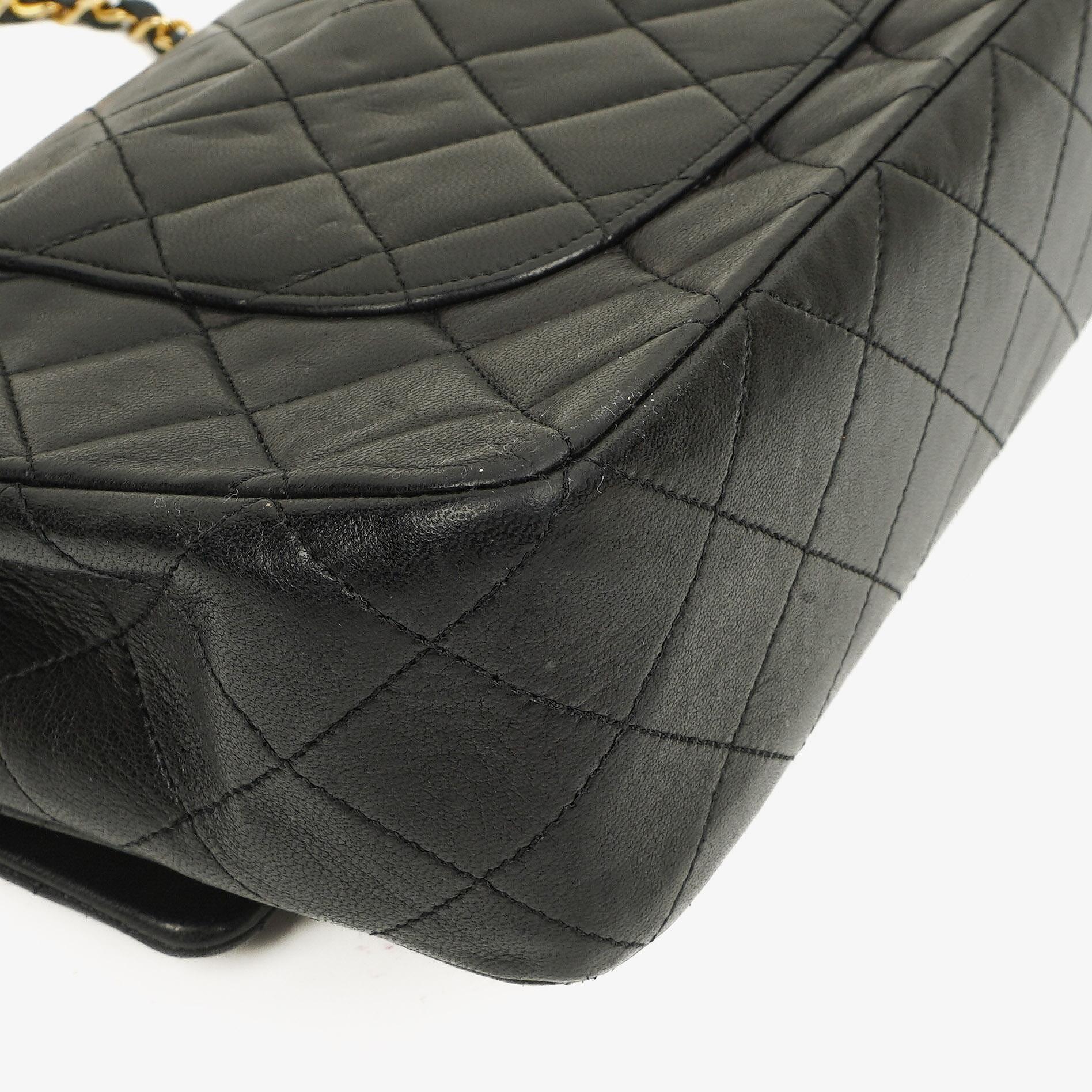 Chanel Vintage Classic Double Flap Tasche Medium aus schwarzem gestepptem Lammleder mit 24K vergoldeter Hardware
