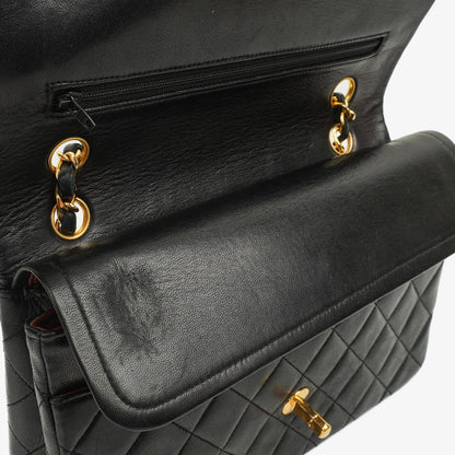 Chanel Vintage Classic Double Flap Tasche Medium aus schwarzem gestepptem Lammleder mit 24K vergoldeter Hardware