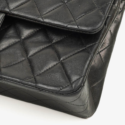 Chanel Vintage Medium Classic Double Flap Tasche Schwarz Stepp-Lammleder 24K Vergoldeter Hardware