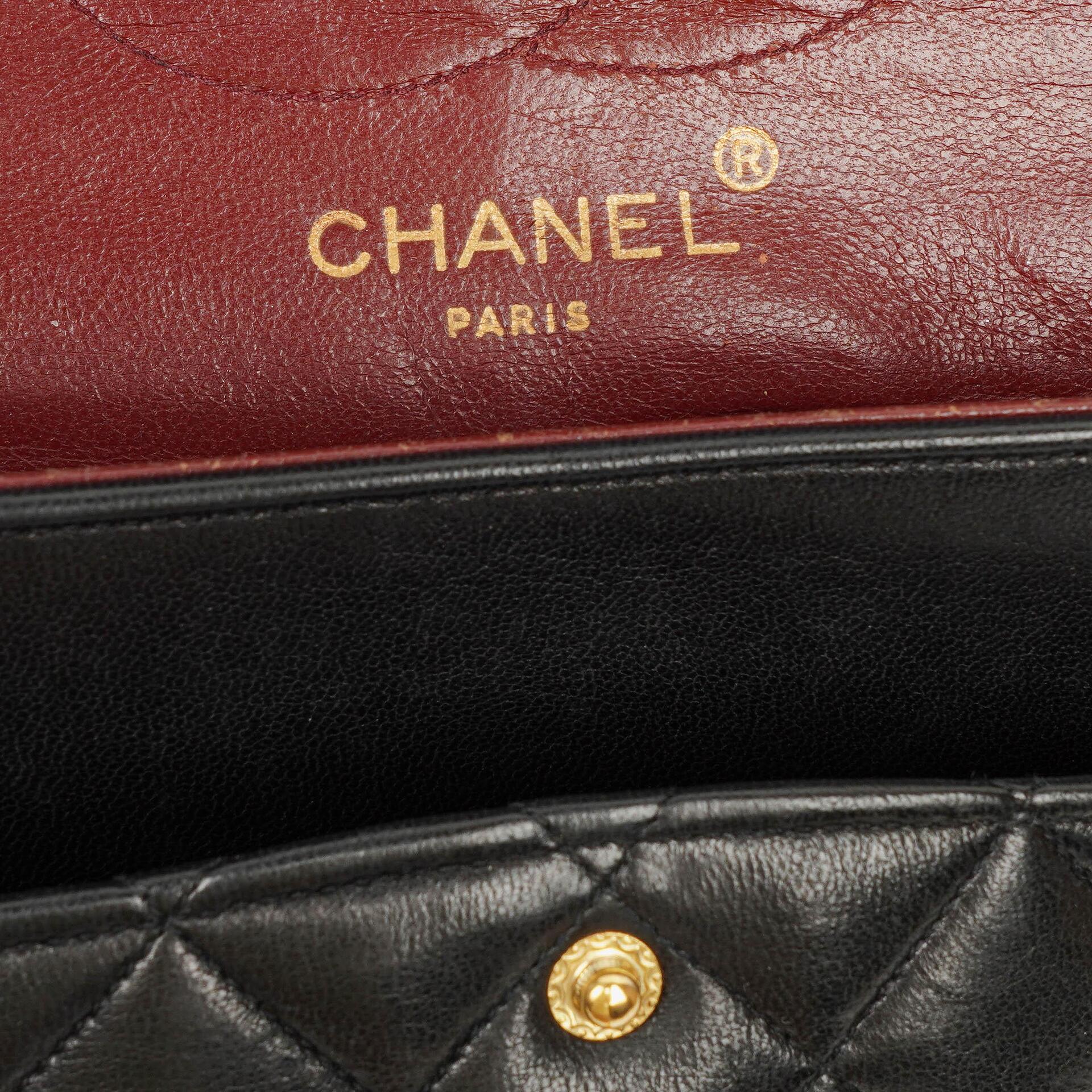 Chanel Vintage Medium Classic Double Flap Tasche aus schwarzem gestepptem Lammleder mit 24K vergoldeten Beschlägen