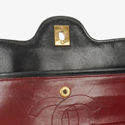 Chanel Vintage Medium Classic Double Flap Tasche aus schwarzem gestepptem Lammleder mit 24K vergoldeten Beschlägen
