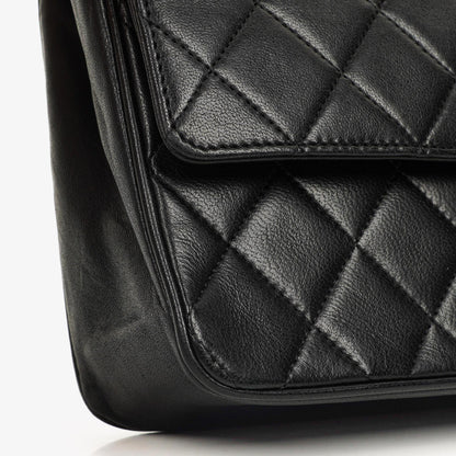 Chanel Vintage Classic Medium Double Flap Tasche aus schwarzem gestepptem Lammleder mit 24K vergoldeter Hardware, 1986-1988