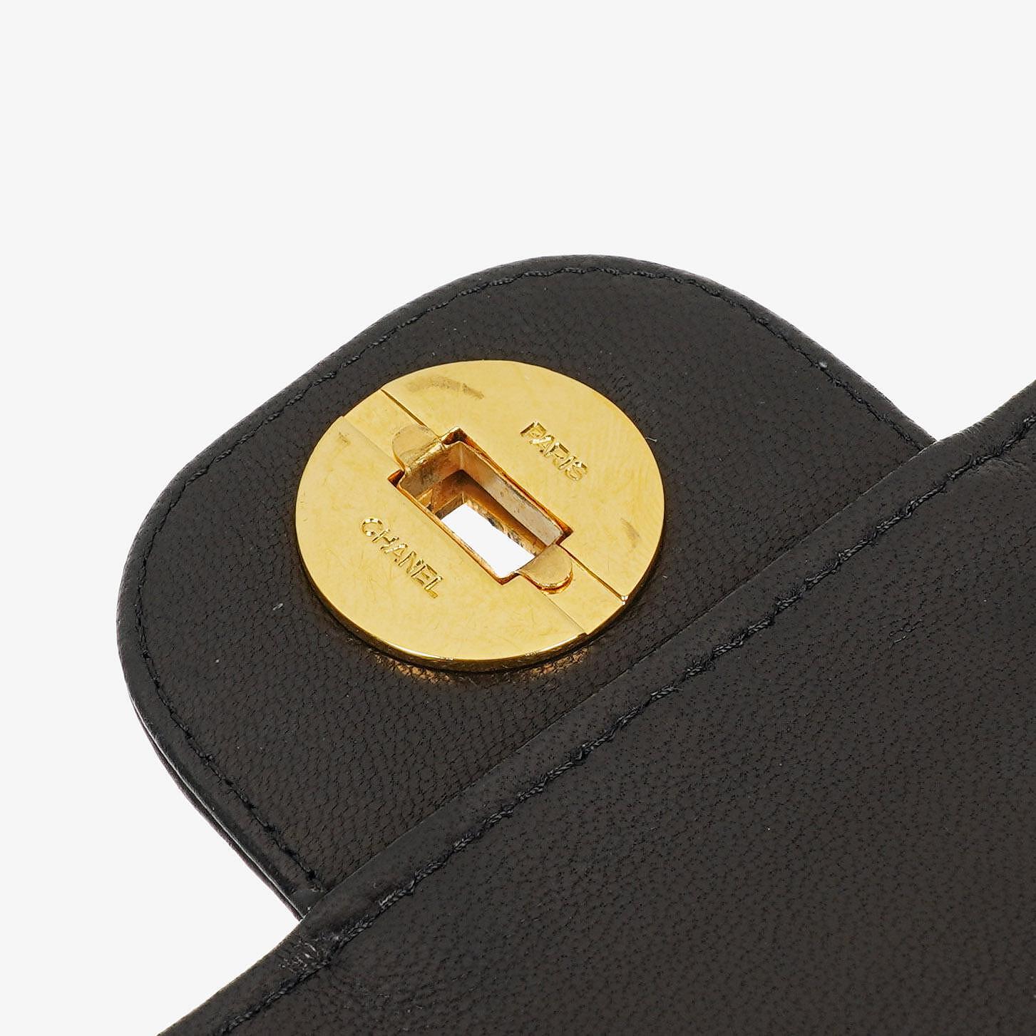 Chanel Vintage Classic Medium Double Flap Tasche aus schwarzem gestepptem Lammleder mit 24K vergoldeter Hardware, 1986-1988